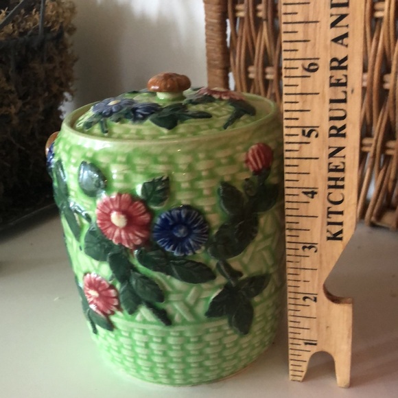 Vintage Ceramic Biscuit or Cookie Jar - Picture 8 of 9